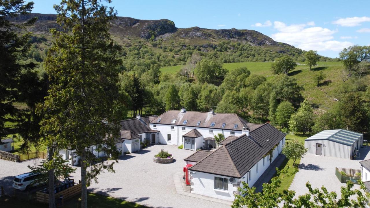 Highland Holiday Cottages Ньютонмор Экстерьер фото